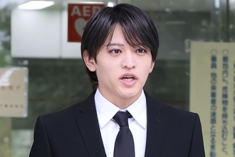 「歌い出すのかと思った」timelesz猪俣脱退→謝罪会見で…マイクの持ち方にツッコミが続出してしまったメンバー
