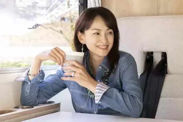 「どうすれば……」。新人時代の竹野内豊も恐れた平成の“悪女”田中美奈子が明かす『星の金貨』エピソード