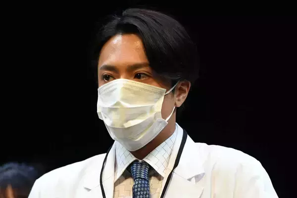 《不祥事から丸21年…》“旧ジャニ”俳優　大御所俳優との意外な交流ににじむ“再浮上までの歩み”…12年ぶりドラマ復帰で高まる存在感