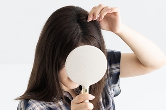 最新の薄毛対策が優秀すぎる！「おすすめアイテム」4選《最新治療のリアルも紹介》