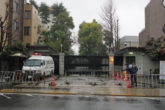 《送検時には薄ら笑い》中国大使館侵入で逮捕の幹部自衛官（23） 所属駐屯地が明かした「意外な勤務態度」