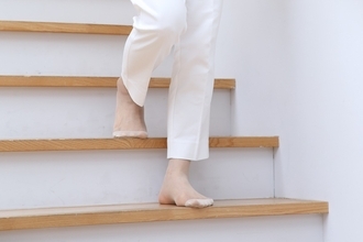 「階段は上る？下りる？」名物教授がおすすめする寝たきり予防に効果的な“運動”