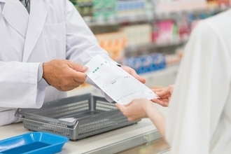 《アレグラ、ロキソニンなどが対象》高市政権で処方薬“OTC類似薬”が25％値上げを強行！対象になる薬は？