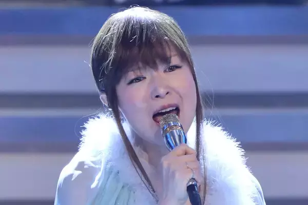 「最初誰かと思った」椎名林檎　新作ビジュアルに驚き広がる…“同い年歌姫”に激似の声続出