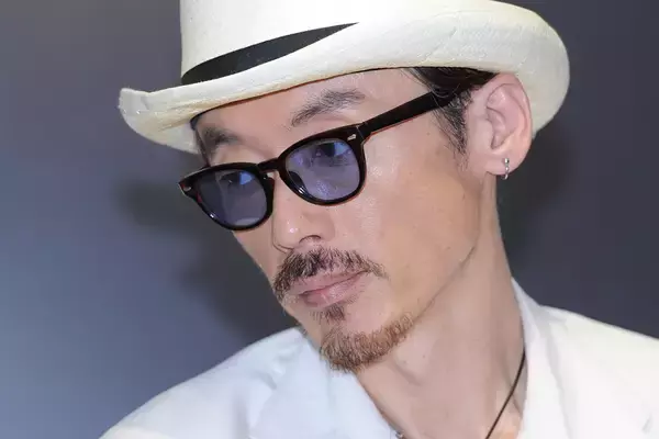「お近づきにはなりたくない」テレビから消えた人気タレント（69）“タトゥーに見える”コーデが波紋…逮捕5回→違約金数億円の壮絶半生