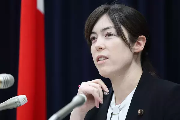 「あなたの意見を語る場所ではない」小野田大臣　旧統一教会めぐる記者の質問に静かに怒り…眉間にシワ寄せ「はぁ」とため息