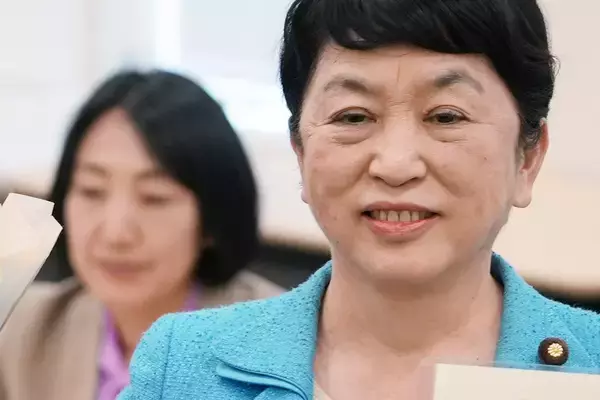 「まるでコント」社民党・新党首会見での“ブチギレ“にネット呆然…52歳“元議員“が福島みずほ氏らに激怒退出