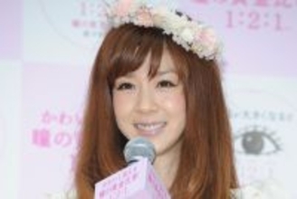 「もう50歳になるんだ」49歳グラドル　“まる出し”ショットにネット騒然…体重公表には賛否「大丈夫？」