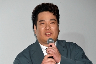 《ライブを前日キャンセル》岡崎体育　心身の体調不良を公表…“駅”トラブルで見せていた“繊細な一面”
