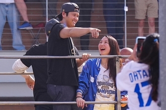 大谷翔平　親子でハマるハンカチ色遊び！1歳の愛娘が手を叩いて喜ぶ「嬉しい色」