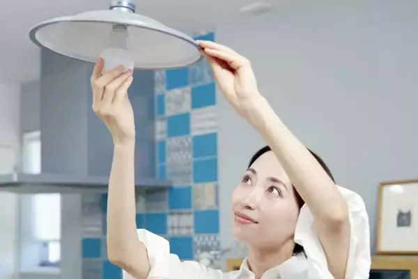 《2027年問題》廉価型エアコンだけじゃない…もうすぐ使えなくなる「自宅に必ずあるモノ」は？