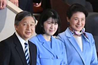 愛子さま　WBCでのメガネご観戦姿が大反響！大学時代にメガネご着用でガチ鑑賞されていた「人気アイドルのライブ」