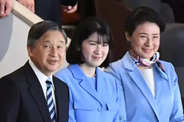 愛子さま　WBCでのメガネご観戦姿が大反響！大学時代にメガネご着用でガチ鑑賞されていた「人気アイドルのライブ」