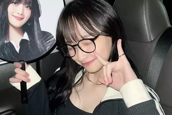 「目のやり場に困ります」“元日向坂”25歳女優の“ピチピチ勝負着”に反響続々…本人は「摩擦なく心地よくて」と強調
