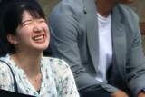 「《両陛下と離れたお席で…》愛子さま　“幼なじみの男の子”と「輝く笑顔の親密交流25分間」」の画像1