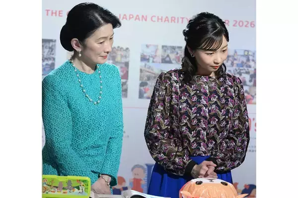 《“旅館の魔法瓶のよう”と賛否も》紀子さま　華やかワンピースが話題…母娘公務で増える佳子さまとの“攻めのリンクコーデ”