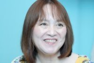 歩こう！舞台の上を“さんぽ”しよう『となりのトトロ』の主題歌で脚光を浴びた歌手・井上あずみさん（60）