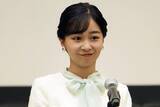 「「お花より輝いてらっしゃる」佳子さま　「全身真っ白！」コーデに感嘆の声…前髪は“3束のみ”のシースルーに」の画像1