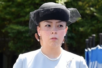 瑶子さま　“バスローブ”姿の大河俳優との「肩寄せショット」が…SNS上で垣間見える「華麗なるご交流」