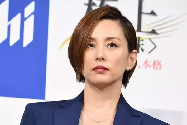 《ガサ入れ認め一区切りも…》米倉涼子　半同棲のアルゼンチン人恋人は未だ消息不明、ダンス教室の集合写真にも姿ナシ