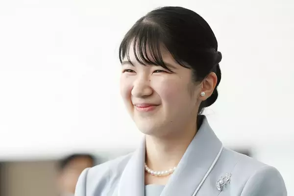 《宮内庁インスタに単独初登場》愛子さま　ラオス投稿が「34万いいね」で歴代5位！「悠仁さま成年式」越えで際立つ“国民的人気”