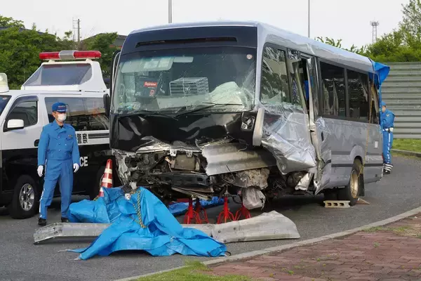 「自宅前にボンネットがひしゃげた車が…」逮捕の68歳運転手　磐越道バス事故直前にも近隣住民が目撃していた“交通トラブル”