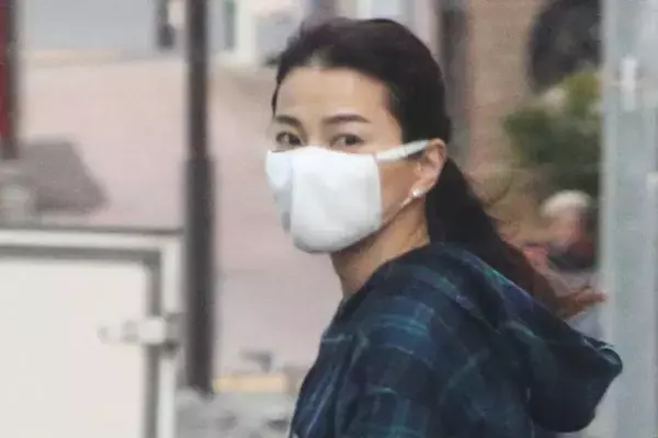 「全然変わってない」消えた大人気元女優（59）　“美しすぎる近影”にネット騒然…芸能界引退から9年→“美容家”転身の現在地