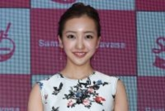 「ちょっと低体重すぎない？」板野友美　過激ダイエットに賛否…公表された驚愕“体重”