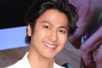 速水もこみち　20年以上所属した大手事務所から新鋭事務所への移籍にあった「妻・平山あやとの関係」