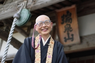 「しくじっていいと言われていた」パリでグルメ記者だった伊東妙通さん　鳥取県の寺の住職に転身した“意外な理由”