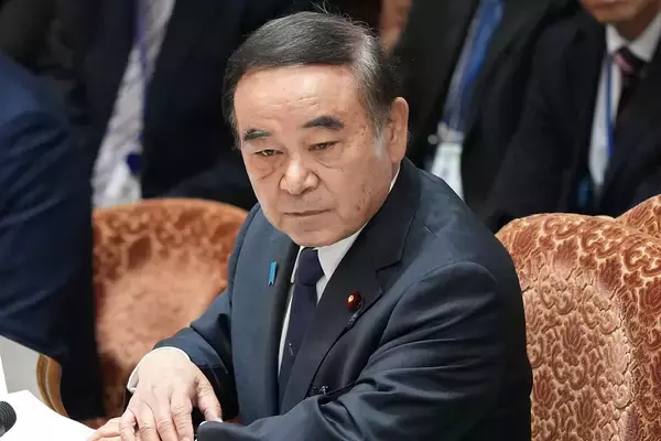 「品格なさすぎ」「チンピラ」予算委員長の大物自民議員　ヤジ巡る共産議員への“ブチ切れ対応”が波紋…解任決議案も出され止まらぬ“悪評”