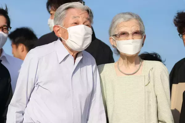 《”天皇軽視式典”でよみがえった苦い記憶》上皇さま　突然の“葬儀規模を縮小”表明に高市政権への強い不信感