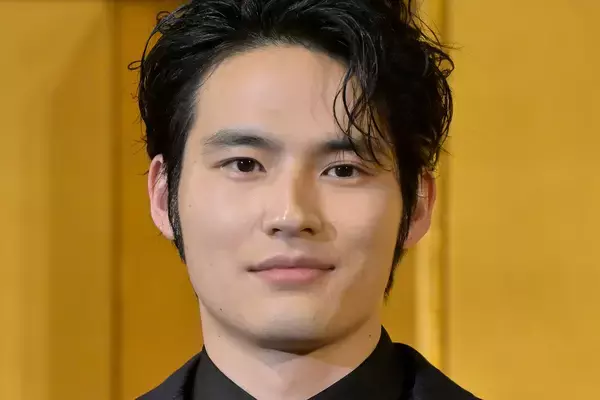 「スタッフにすごく愛されている」水上恒司　熱愛報道に堂々の交際宣言…関係者が感じた“誠実さ”