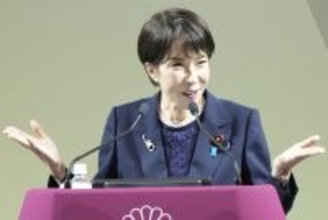 「悪い意味でサナエ劇場」識者が警鐘…天皇陛下の“おことばナシ”、先導役も格下げ…昭和100年式典で高市首相の「皇室軽視なふるまい」