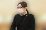 「「こんなママいない」義祖父は元内閣総理大臣の有名女優（39）　2児の母と思えない“激細スタイル”あらわなタイトドレス姿に衝撃の声」の画像1