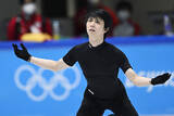 「羽生結弦　マネージャー母の“密着ぶり”に識者は「共依存関係を築いてしまう」」の画像1