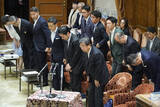 「「愛ではなく服従への誘導」芥川賞女性作家　“国旗損壊罪”への見解がネット上で物議…著名科学者も賛同コメント」の画像1