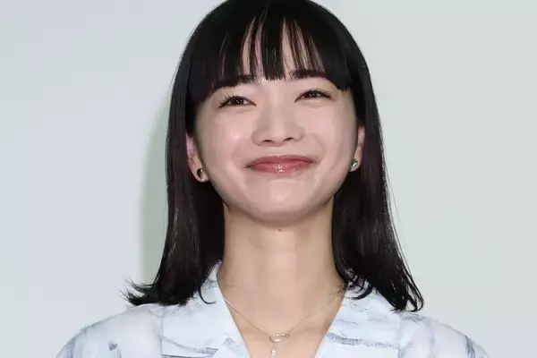 《展開が“暗い”と不評》見上愛　朝ドラ『風、薫る』視聴率低迷も撮影現場で「絶対にしないコト」