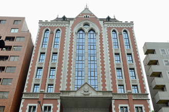 《NY生まれの超ハイスペ女子がなぜ》慶應大学4年生の女が窃盗容疑で逮捕の衝撃…キラキラTikTokは非公開、所属部活、ゼミは関連情報を削除