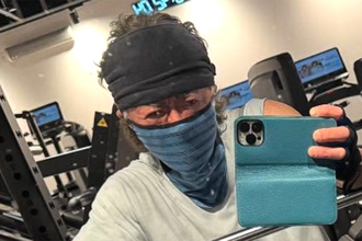 《おもむろに胸元に手を…》63歳コワモテ俳優　キャバクラ訪問時の“お触り行為”にネットドン引き「セクハラでしかない」