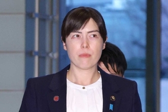 「かっくいい」小野田紀美大臣　内閣発足時の記念撮影で“着たかった服”にネット賛同…伊勢神宮で見せた“異例”姿