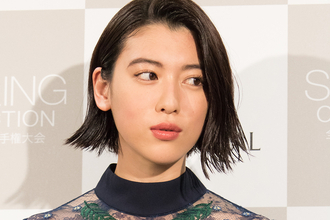 「日本に他にいるか？」三吉彩花　“ほぼ下着に革ジャン”姿にネット騒然…貫く独自ファッション