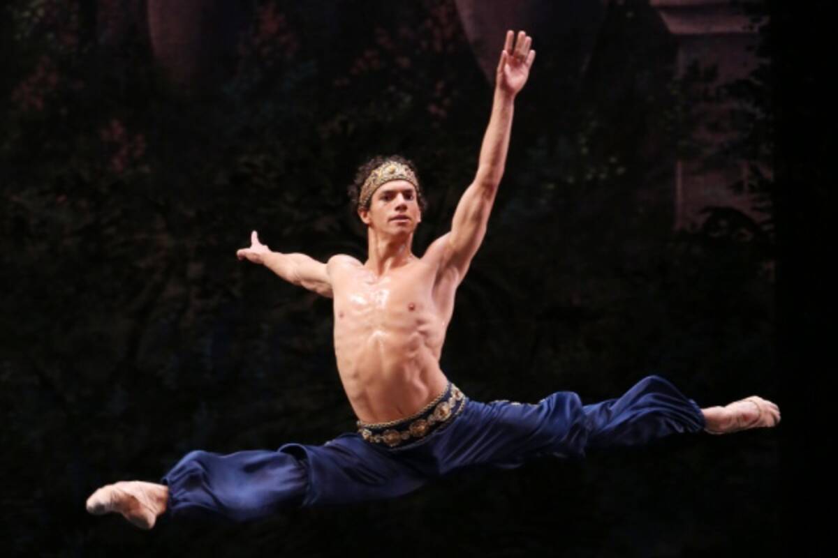 バレエ界イチの美脚 男性が復活 魅力満点のダンサーたち 18年7月11日 エキサイトニュース
