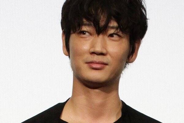 綾野剛 笑福亭鶴瓶と映画共演 鶴瓶のお陰で交友広がる 19年2月4日 エキサイトニュース