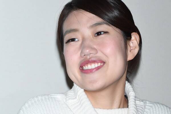 横澤夏子 渡辺直美とディズニー満喫も変装が派手すぎて逆バレ 19年3月8日 エキサイトニュース