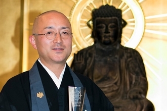“法話グランプリ”で優勝、聴衆の心掴んだ「落語法話」の中身