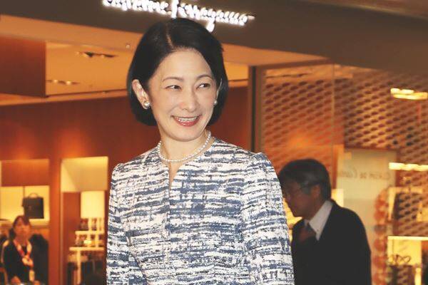 紀子さまと小室さん母の明暗 同じ53歳も親子関係は対照的に 19年9月12日 エキサイトニュース