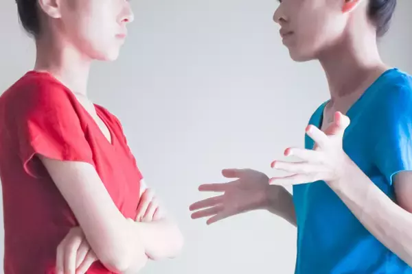 「私は悪くない」主張する人にどう対応？感情的にならないのが吉