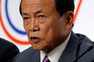 麻生太郎副総理の記者会見に「まるで反社のよう」と批判殺到