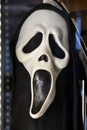 『スクリーム』のマスクをつけた武装強盗の情報にFBIが報奨金